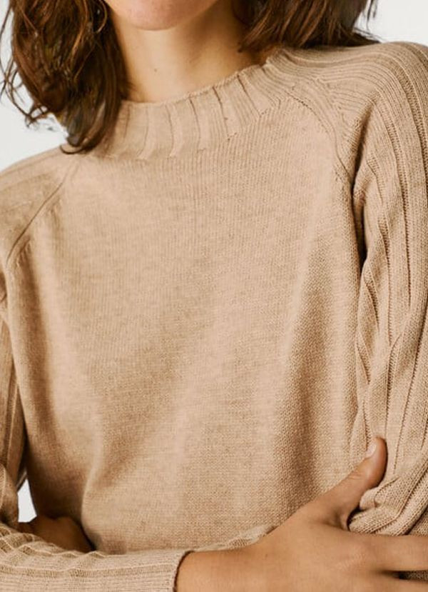 Woman collar knit jumper