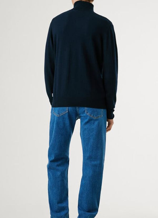 Man high neck jumper