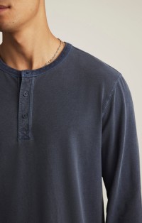 Man Long Sleeve Henley T-Shirt